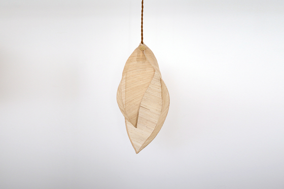 This light fixture is a collaboration between Chapter1 and artist Kim Min-su. [CHAPTER1]
