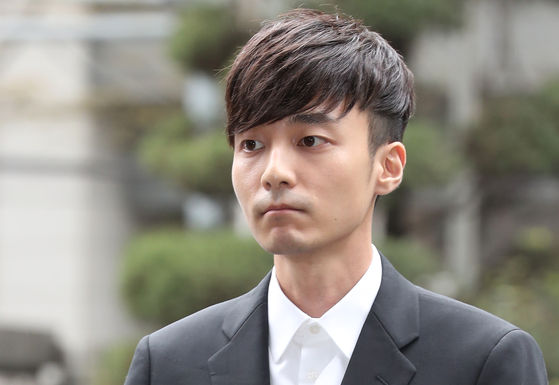 Singer Roy Kim will be enlisted in June to start his military duty. [ILGAN SPORTS]