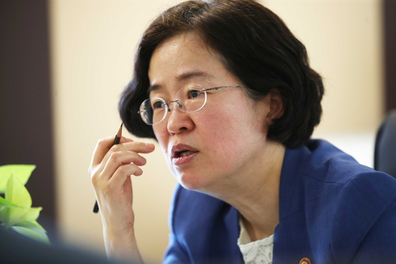 Joh Sung-wook, chairwoman of the Fair Trade Commission, at the Korea Chamber of Commerce and Industry's office on Friday. [OH JONG-TAEK]