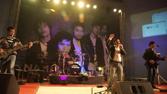 Minu and his band, "Stop Crackdown" get together after nine years to perform in Nepal, Minu's home country. [FULL FILM] 