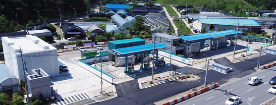 GS Caltex's charging station for combustibles and ecofriendly vehicles in Gangdong, eastern Seoul. [GS CALTEX]
