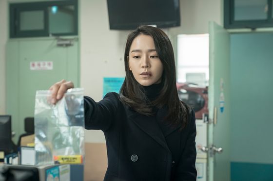 Actor Shin Hye-sun feature as an elite lawyer who is tasked with proving her mother's innocence in a pesticide poisoning case. [KIDARI ENTERTAINMENT] 