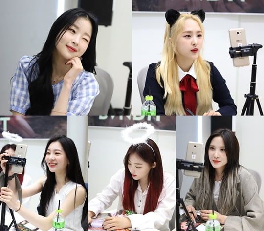 Girl group BVNDIT calls fans for a video phone call session. [MNH ENTERTAINMENT]