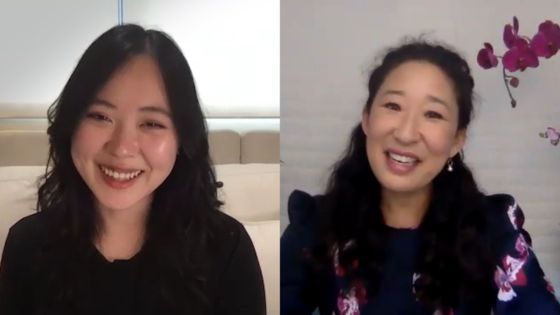 Screen capture of online video interview organized by Watcha Play, who acquired sole distribution rights for BBC drama series ’Killing Eve.“ Sharon Choi, left, and Sandra Oh spoke for 40 minutes about the story and social issues such as racism and gender. [WATCHA PLAY] 