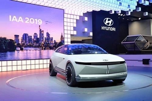 Hyundai Motors' showcase of its EV concept car, '45,' at Frankfurt Motor Show last year.[YONHAP]
