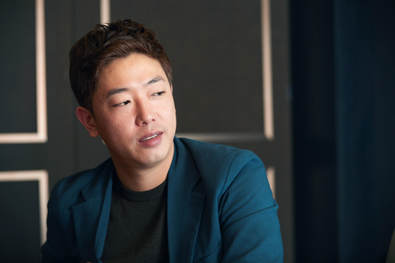 Video director Shin Tae-yeon from the Seoul Arts Center's digital media and culture events department who took the helm of the new film, "The Story of an Old Couple: Stage Movie." [SEOUL ARTS CENTER] 