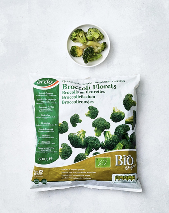  Frozen broccoli florets. [MARKET KURLY]