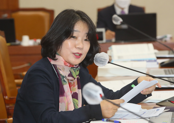 Rep. Yoon Mee-hyang of the Democratic Party (DP).  [YONHAP] 