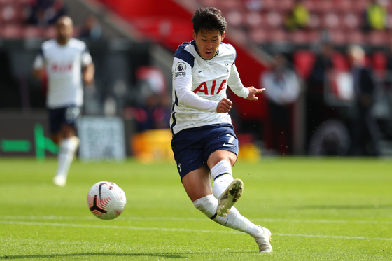 Son Heung-min of Tottenham Hotspur takes a shot during an English Premier League (EPL) match against Southampton at St. Mary's Stadium in Southampton, Britain on Sunday. [AFP/YONHAP]