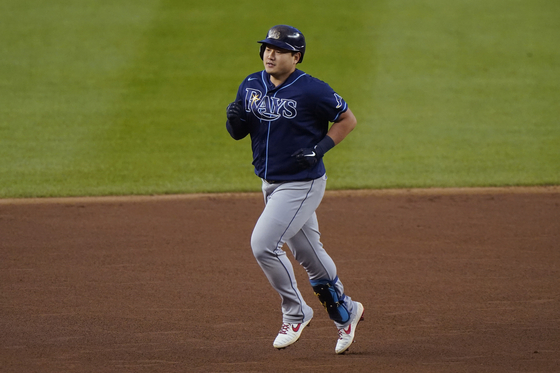Choi Ji-man of the Tampa Bay Rays hopes to play during the Wild Card Series against the Toronto Blue Jays, starting from Tuesday. [AP/YONHAP]