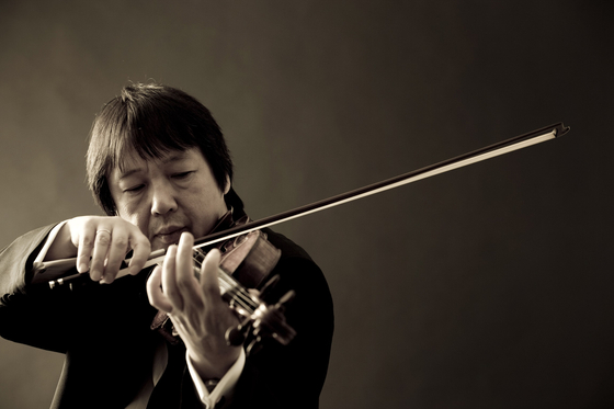 Violinist Kang Dong-suk has been the artistic director of the Seoul Spring Festival of Chamber Music since its advent in 2006. [CHOI CHOONG-SIK]