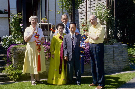 From left, Tove Jagd, Kim’s wife, Johan Petersen Frisk, Kim and Svend Jagd, at a reunion in Denmark in April 1994. [DANISH JUTLANDIA VETERANS]
