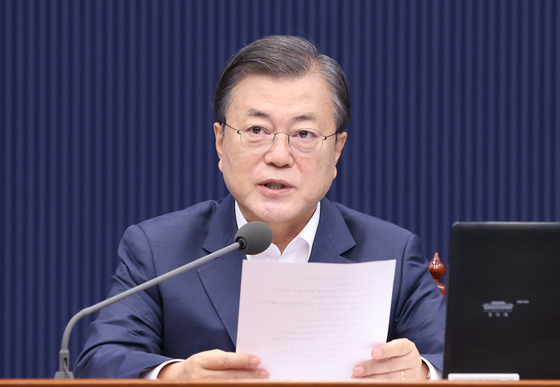 President Moon Jae-in speaks during the cabinet meeting on Tuesday.  [YONHAP] 