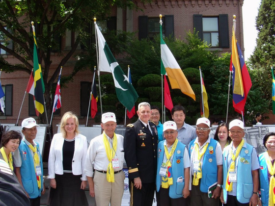 Filipino veterans, including 2nd Lt. Jaime P. Cardano, far right, at an event to commemorate the Philippines’ participation in the Korean War. [JAIME P. CARDANO]