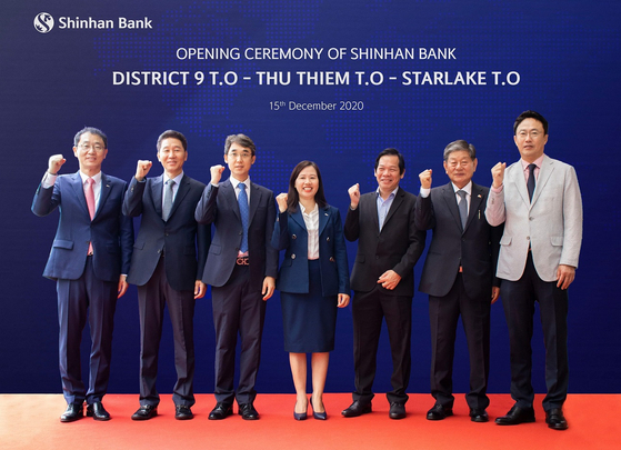 Shinhan Bank opens three new branches in Vietnam