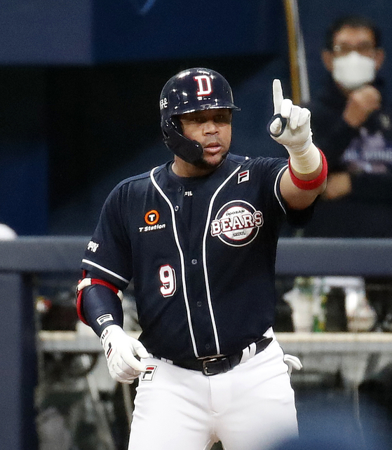 Doosan Bears slugger José Fernández picks up a hit in the sixth game of the 2020 Korean Series against the NC Dinos at Gocheok Sky Dome in western Seoul on Nov. 24.