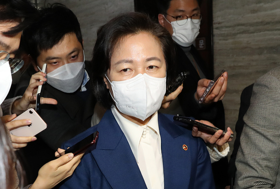 Justice Minister Choo Mi-ae answers reporters' questions as she left the nomination panel meeting at the National Assembly on Monday.  [NEWS1] 