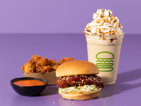 Shake Shack's Korean-style chicken sandwich made with white kimchi and gochujang. [SPC GROUP]