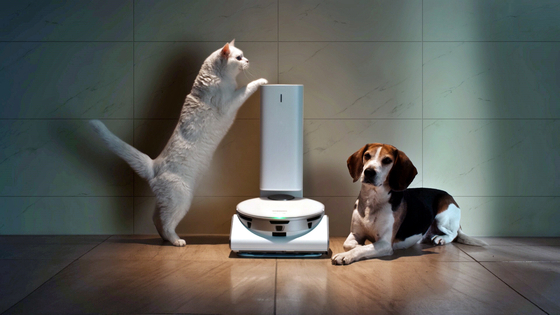 Samsung Electronics' Jetbot mop robot that function as a monitoring camera for pets. [SAMSUNG ELECTRONICS]