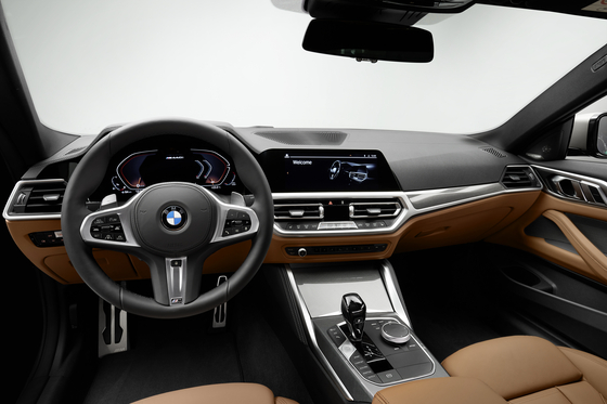 Interior of BMW's second generation 4 Series coupe. [BMW KOREA]