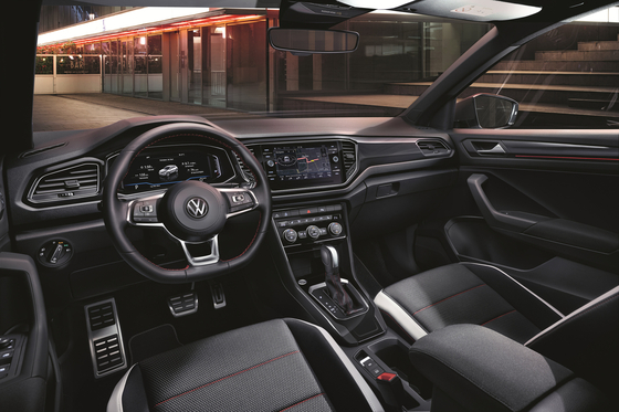 The interior of the Volkswagen T-Roc compact SUV. [VOLKSWAGEN KOREA]