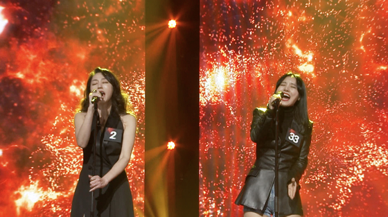 Singer No. 2, or Jisun of band Loveholic (left), and Singer No. 33, or Yumi, perform together. [JTBC]