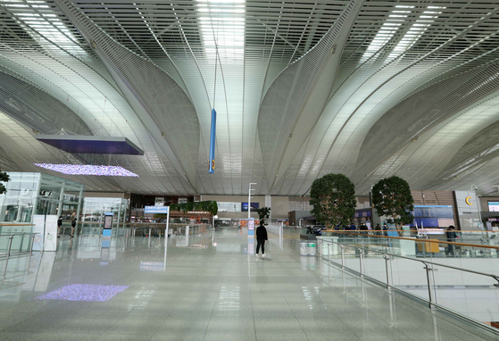 An almost empty Incheon International Airport on March 25 [JOONGANG PHOTO]