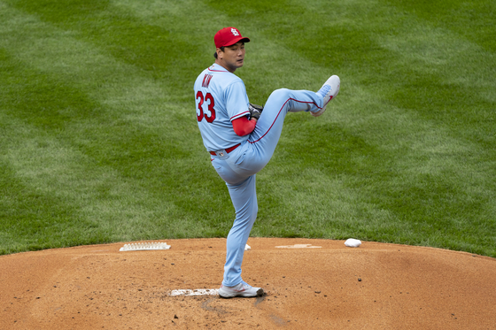 St. Louis Cardinals pitcher Kim Kwang-hyun delivers a pitch during the first inning against the Philadelphia Phillies at Citizens Bank Park in Philadelphia on Saturday. [USA TODAY/YONHAP]