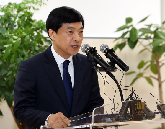 Seoul Central District Prosecutors' Office chief Lee Sung-yoon.  [YONHAP] 