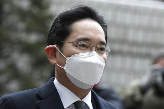 In this file photo, Samsung Electronics Vice Chairman Lee Jae-yong arrives at the Seoul High Court on Jan. 18. [AP]