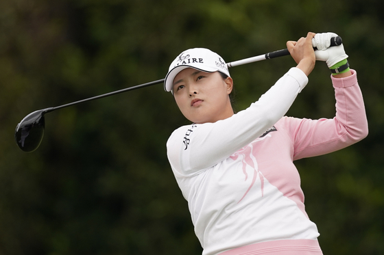 Ko Jin-young tees off at the second hole during the final round of the LPGA's Hugel-Air Premia LA Open golf tournament at Wilshire Country Club on Saturday in Los Angeles. [AP/YONHAP]