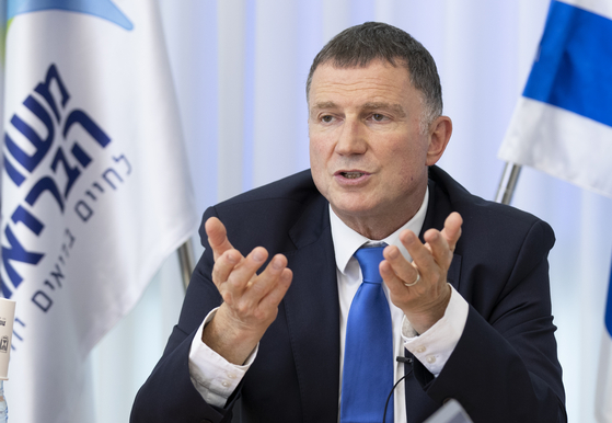 Israel's Health Minister Yuli Edelstein speaks during an interview with the JoongAng Ilbo on April 27 at the ministry's office in Tel Aviv. With over half of the population fully vaccinated, the minister announced on April 15 that masks would no longer be required in public outdoor spaces. [LIM HYUN-DONG]