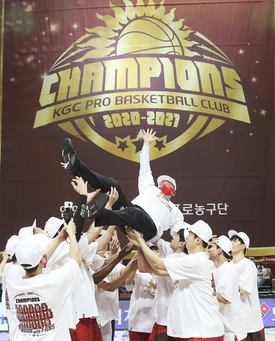 Anyang KGC celebrates after winning the Korean Basketball League championship title Sunday.