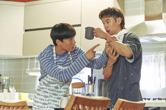 Sang-gu (played by Lee Je-hoon) initially agrees to take care of his nephew Geu-ru (played by Tang Jun-sang) for the money but as they work together as trauma cleaners, he slowly begins to warm to him. [NETFLIX]