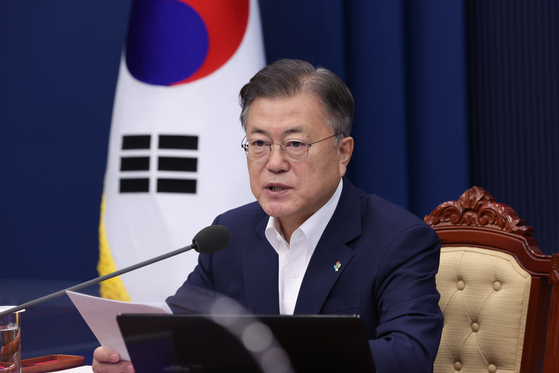 President Moon Jae-in speaks at the cabinet meeting on Tuesday at the Blue House. [YONHAP]