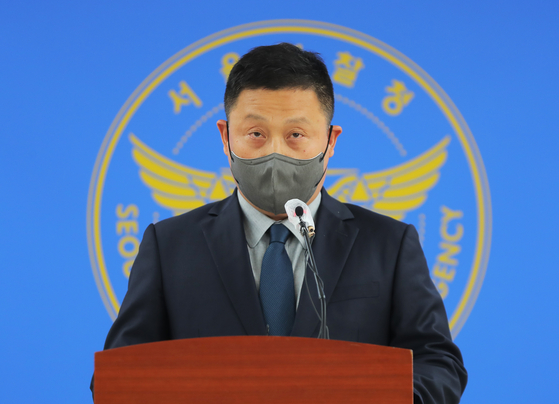Kang Il-gu, head of the anti-corruption department of the Seoul Metropolitan Police Agency, announces Wednesday the outcome of the probe into former Vice Minister of Justice Lee Yong-gu's assault of a taxi driver and his subsequent cover-up attempt. [YONHAP]