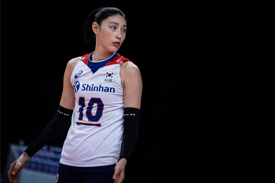 Kim Yeon-koung plays Team Serbia at the Volleyball Nations League match on Sunday in Rimini, Italy. [FIVB]