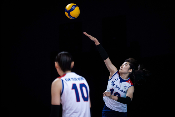 Jeong Ji-yun attempts an attack during the Volleyball Nations League match against Serbia on Sunday in Rimini, Italy. [FIVB]
