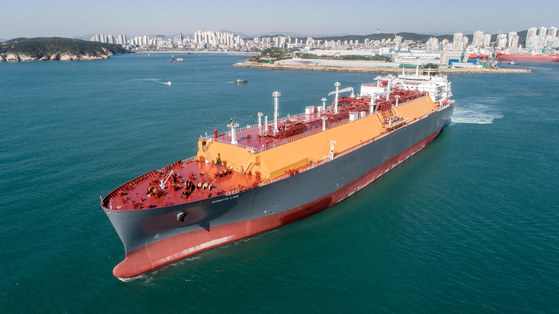 A liquefied natural gas carrier built by Hyundai Heavy Industries [KOREA SHIPBUILDING & OFFSHORE ENGINEERING] 