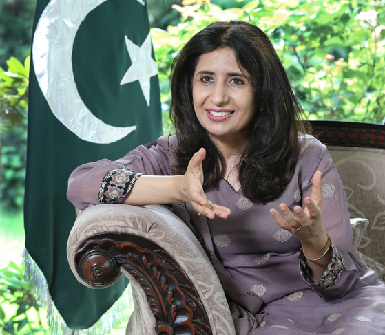 Ambassador of Pakistan to Korea Mumtaz Zahra Baloch speaks with the Korea JoongAng Daily at the diplomatic residence in Seoul on June 30. [PARK SANG-MOON]