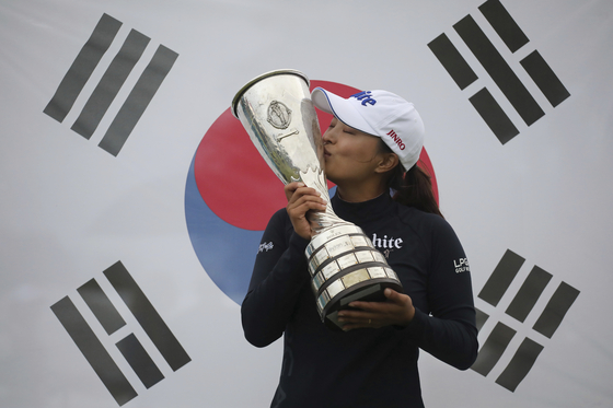 Ko Jin-young kisses the trophy after winning the Evian Championship women's golf tournament in Evian, France in 2019. [AP/YONHAP]