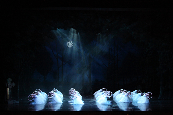 Universal Ballet presents ″Giselle″ at the Seoul Arts Center in October. [UNIVERSAL BALLET]