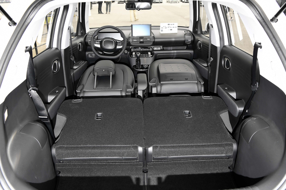 The inside of the Casper SUV with four seats completely folded. [HYUNDAI MOTOR]