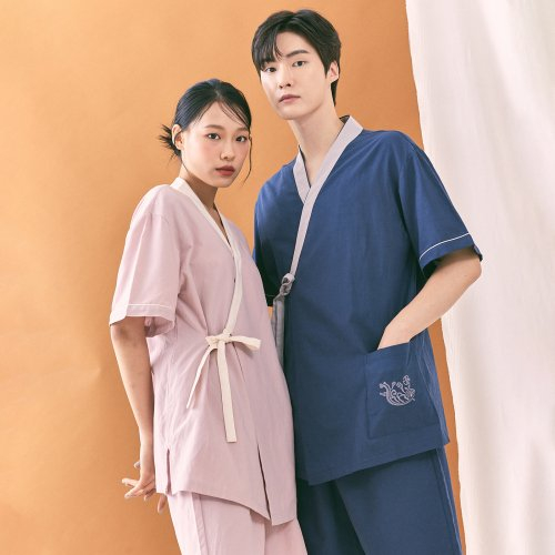Pajamas sold by SPAO in collaboration with hanbok maker Leesle.  The clothes are made to look like a hanbok. [SPAO]
