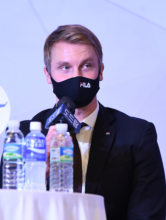 The Incheon Korean Air Jumbos head coach Tommi Tiilikainen talks about the upcoming V League regular season at the men's V League Media Day event at the Riviera Hotel in Seoul on Wednesday. [NEWS1] 