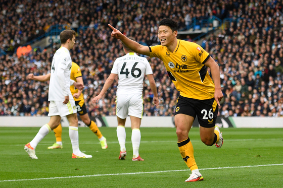 Wolverhampton Wanderers' forward Hwang Hee-chan celebrates scoring the opening goal during a Premier League match between Leeds United and Wolverhampton Wanderers at Elland Road in Leeds, England on Saturday. [AFP/YONHAP]