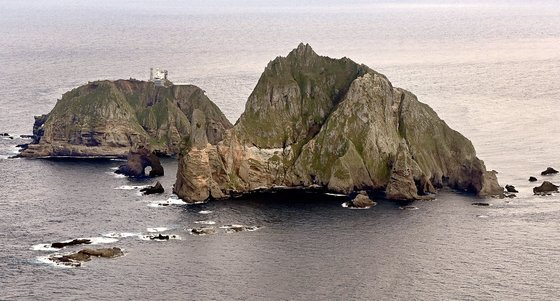 A picture of the Dokdo islets is captured from air during the 68th Korea Coast Guard Day on Sept. 6. [KOREA COAST GUARD]
