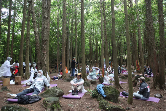 During this year's International Space-Out Competition, contestants zoned out in the forests of Seogwipo, on Jeju Island. [INTERNATIONAL SPACE-OUT COMPETITION]
