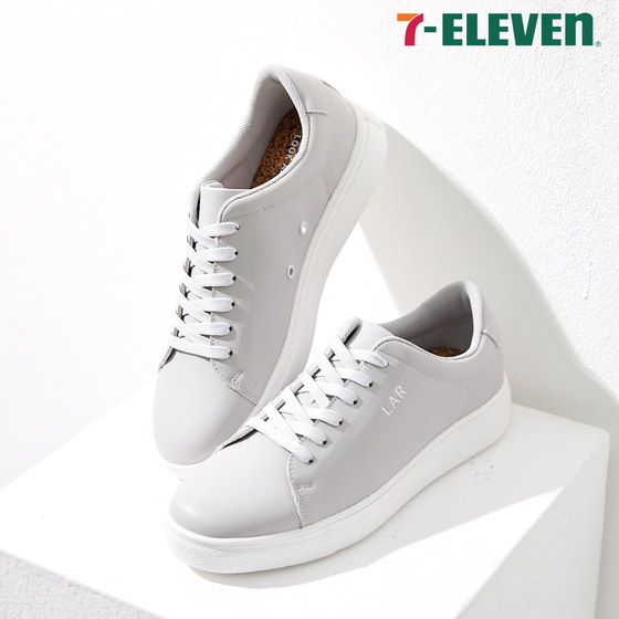Sneakers made of recycled plastic and leather scraps, sold at 7-Eleven [7-ELEVEN]