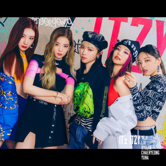 Girl group Itzy [JYP ENTERTAINMENT]